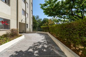 Image 30 - 925305
