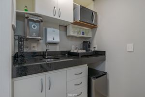 Image 13 - 925312