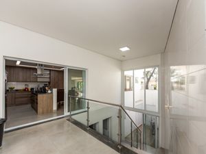 Image 38 - 925316