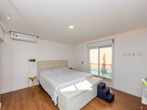 Image 19 - 925316
