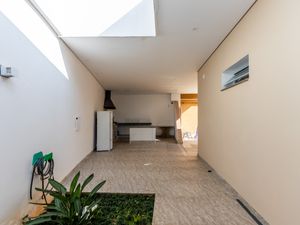 Image 36 - 925316