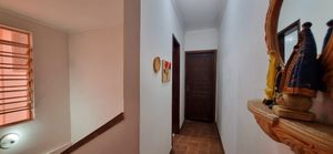 Image 29 - 925317