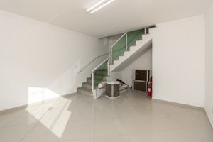 Image 9 - 925319