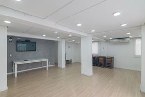 Image 33 - 925320
