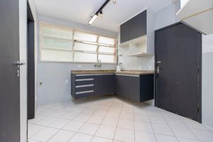 Image 13 - 925322