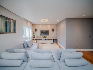 Image 4 - 925323