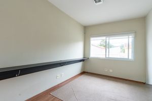 Image 32 - 925325