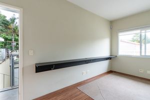 Image 31 - 925325