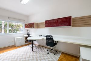Image 13 - 925325