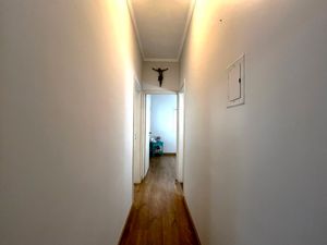 Image 21 - 925327
