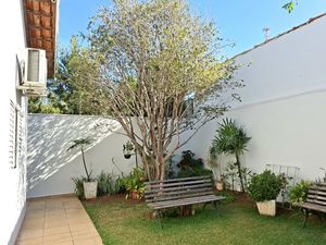 Image 33 - 925327