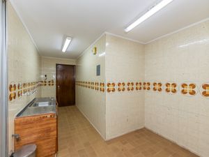Image 24 - 925329