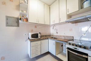 Image 11 - 925330