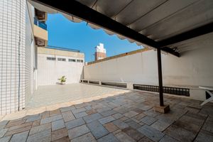 Image 39 - 925330