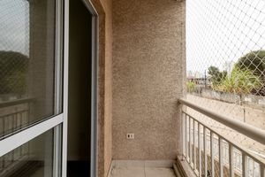 Image 16 - 925331