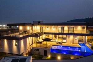 Image 9 - 925332