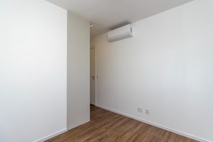 Image 32 - 925339