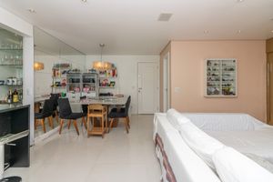 Image 1 - 925341
