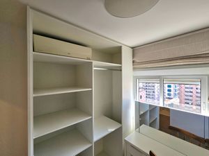 Image 37 - 925345