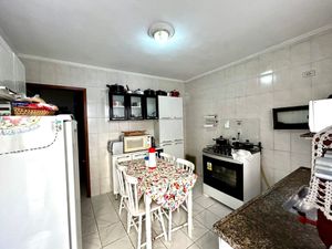 Image 21 - 925347