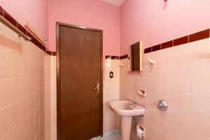 Image 19 - 925348