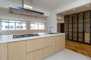 Image 21 - 925349