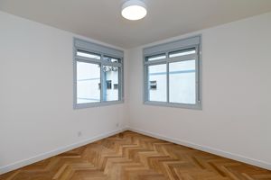 Image 30 - 925349