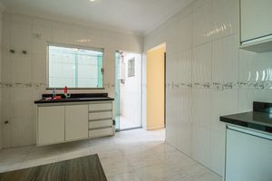 Image 21 - 925357