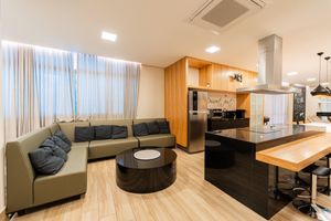 Image 30 - 925358
