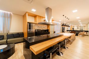 Image 31 - 925358