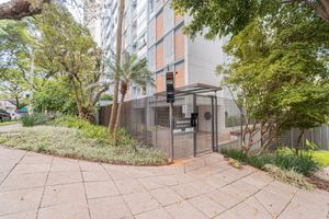 Image 30 - 925359