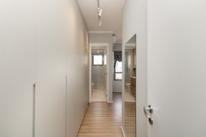 Image 19 - 925369