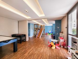 Image 42 - 925369