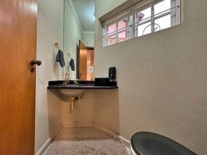 Image 8 - 925377