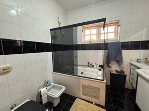 Image 25 - 925377