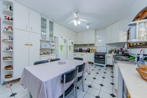 Image 24 - 925380