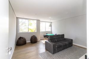 Image 21 - 925384