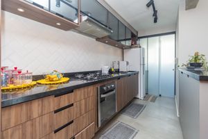 Image 8 - 925390