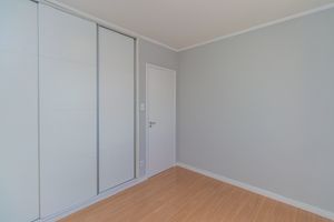 Image 19 - 925391