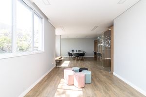 Image 19 - 925415
