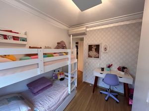 Image 30 - 925418