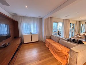 Image 21 - 925418