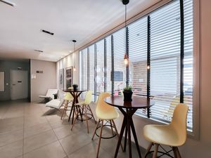 Image 32 - 925421
