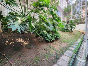 Image 35 - 925421
