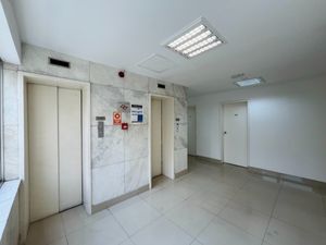 Image 19 - 925422