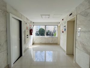 Image 18 - 925422