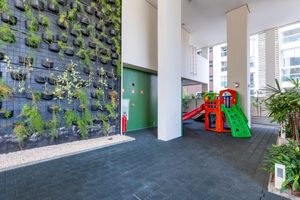 Image 35 - 925423