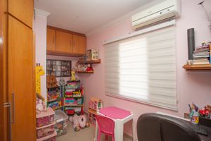 Image 29 - 925430