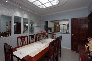 Image 10 - 925430