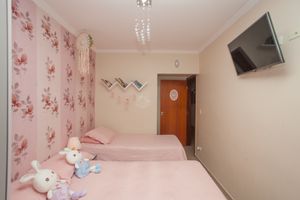 Image 33 - 925430
